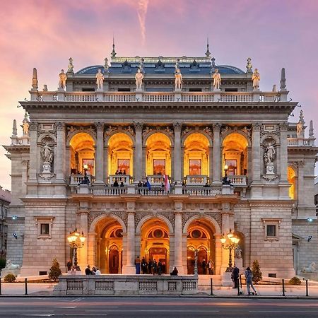 Opera Apartment With Free Parking, 2Br2Ba, Ac Budapest Exterior photo