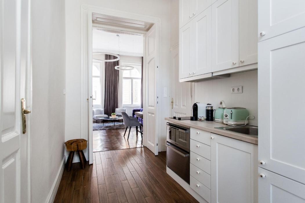 Opera Apartment With Free Parking, 2Br2Ba, Ac Budapest Exterior photo
