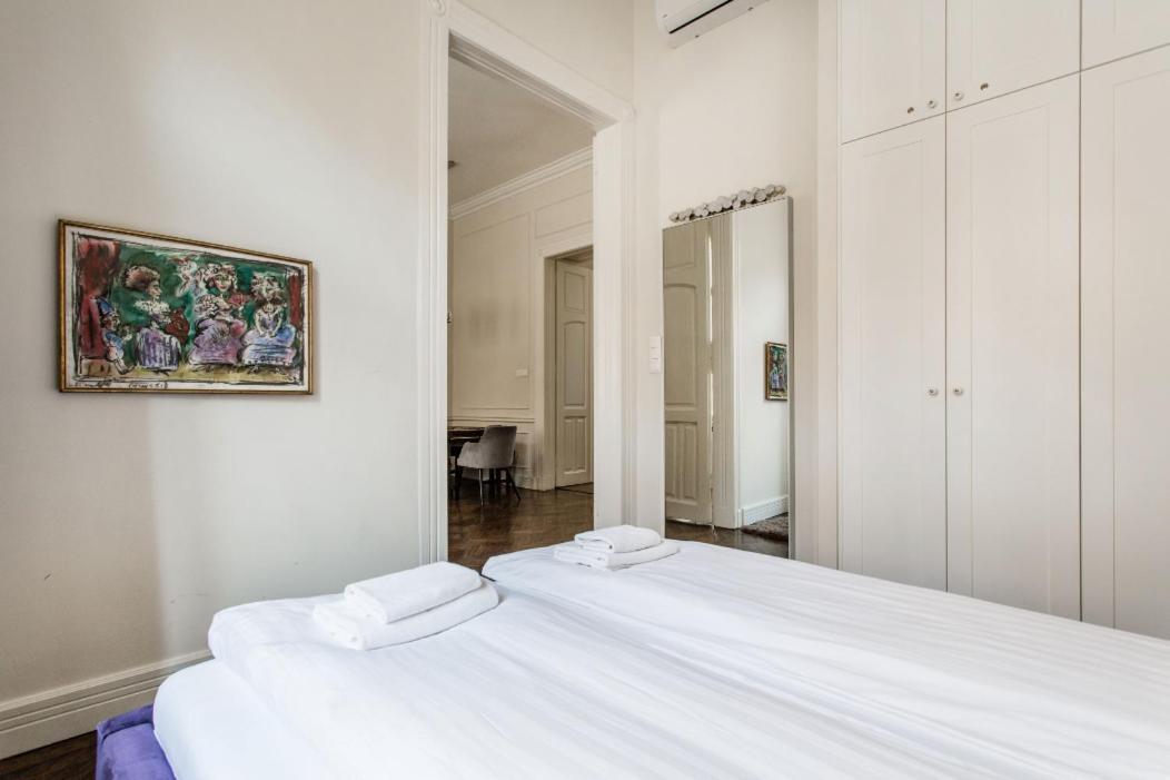 Opera Apartment With Free Parking, 2Br2Ba, Ac Budapest Exterior photo